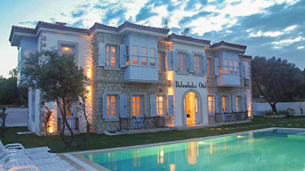 Balambaka Hotel - Alacatı Bagian luar foto