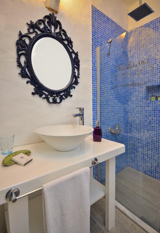 Balambaka Hotel - Alacatı Bagian luar foto