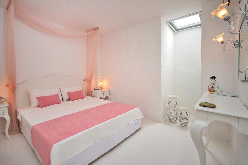 Balambaka Hotel - Alacatı Bagian luar foto