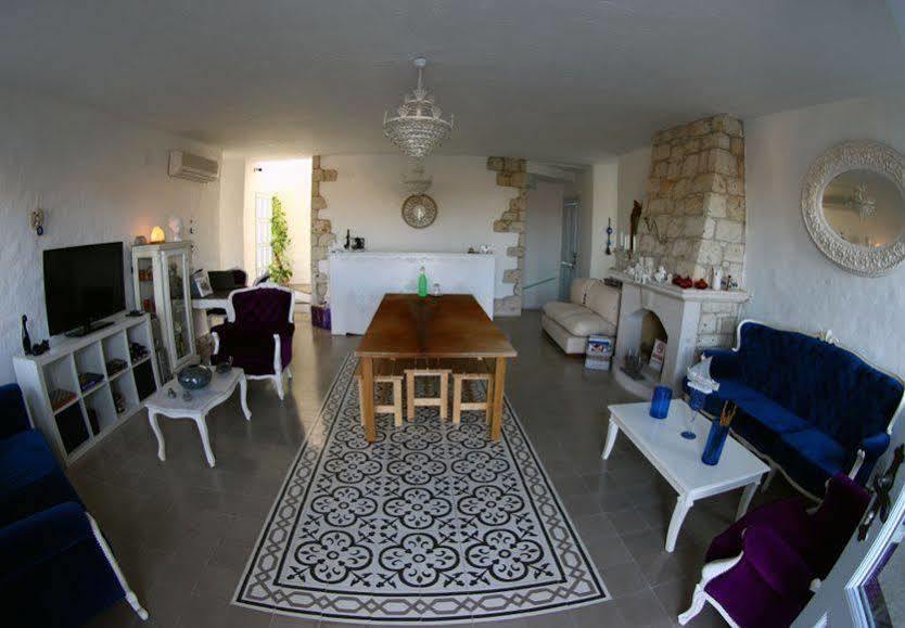Balambaka Hotel - Alacatı Bagian luar foto